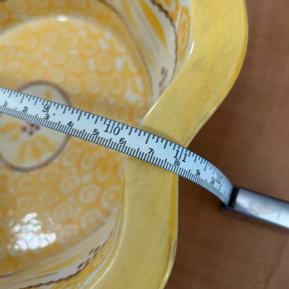 temptations bakeware  presentable ovenware old world yellow Tara lg serving bowl